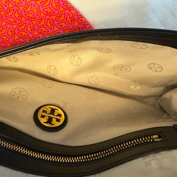Tory Burch black leather purse - Picture 3 of 5